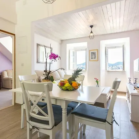 Bellastoria Apartman *